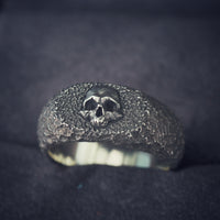 Textured Mini Signet ring